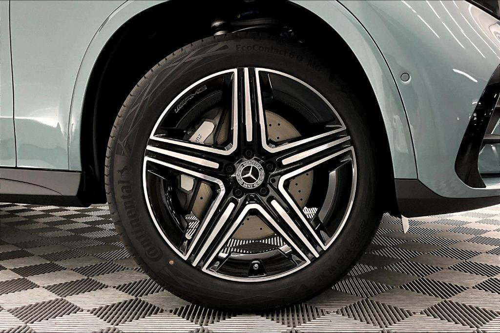 new 2025 Mercedes-Benz GLC 300 car, priced at $57,255