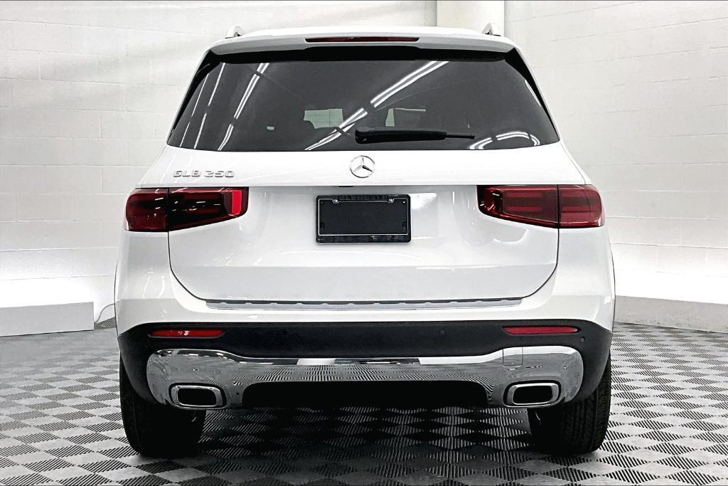 new 2025 Mercedes-Benz GLB 250 car, priced at $47,420