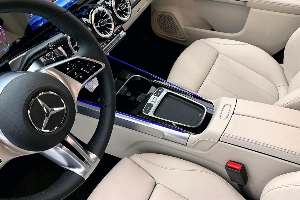 new 2025 Mercedes-Benz GLB 250 car, priced at $47,420