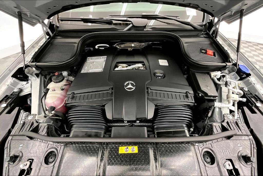 new 2025 Mercedes-Benz GLS 580 car, priced at $119,415