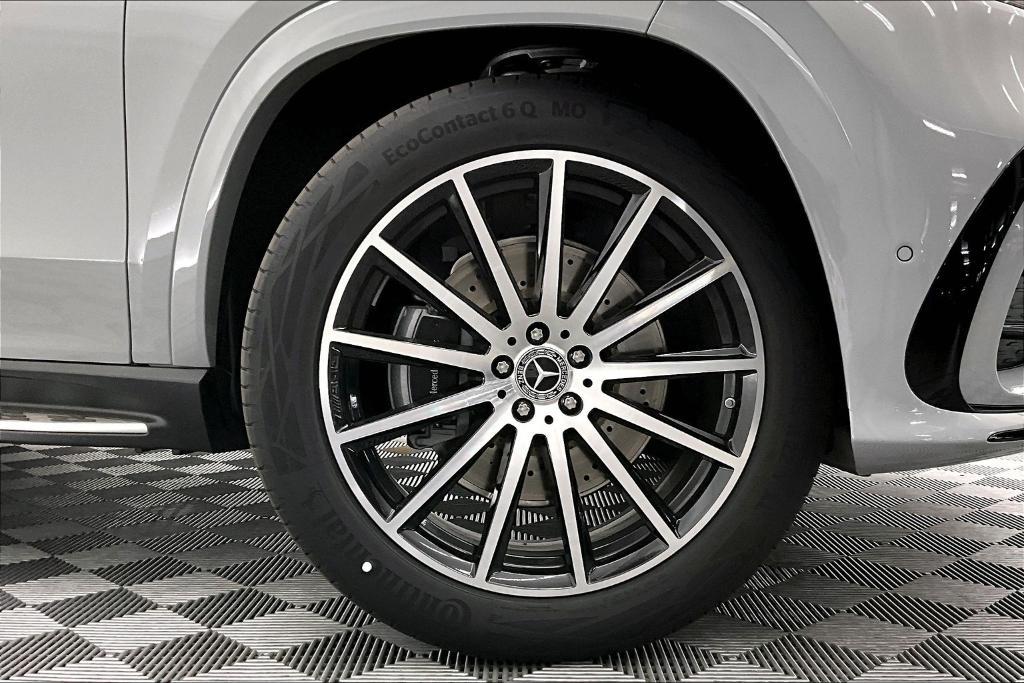 new 2025 Mercedes-Benz GLS 580 car, priced at $119,415