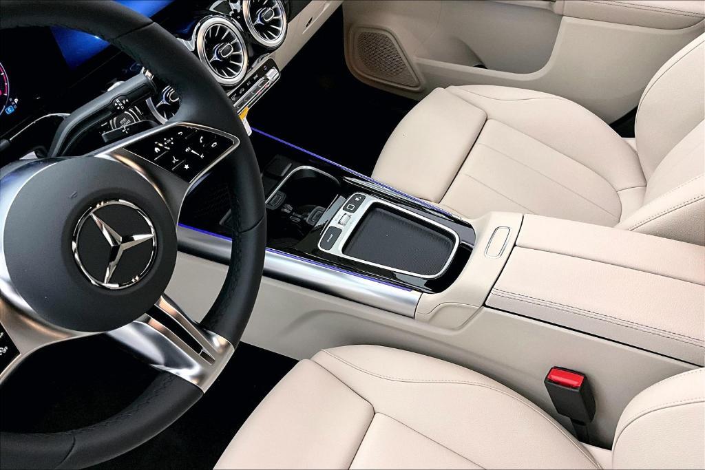 new 2025 Mercedes-Benz GLA 250 car, priced at $44,345