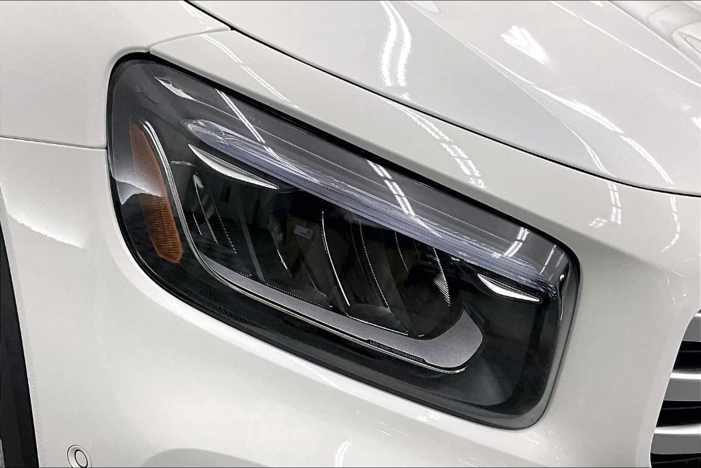 new 2025 Mercedes-Benz GLB 250 car, priced at $47,420