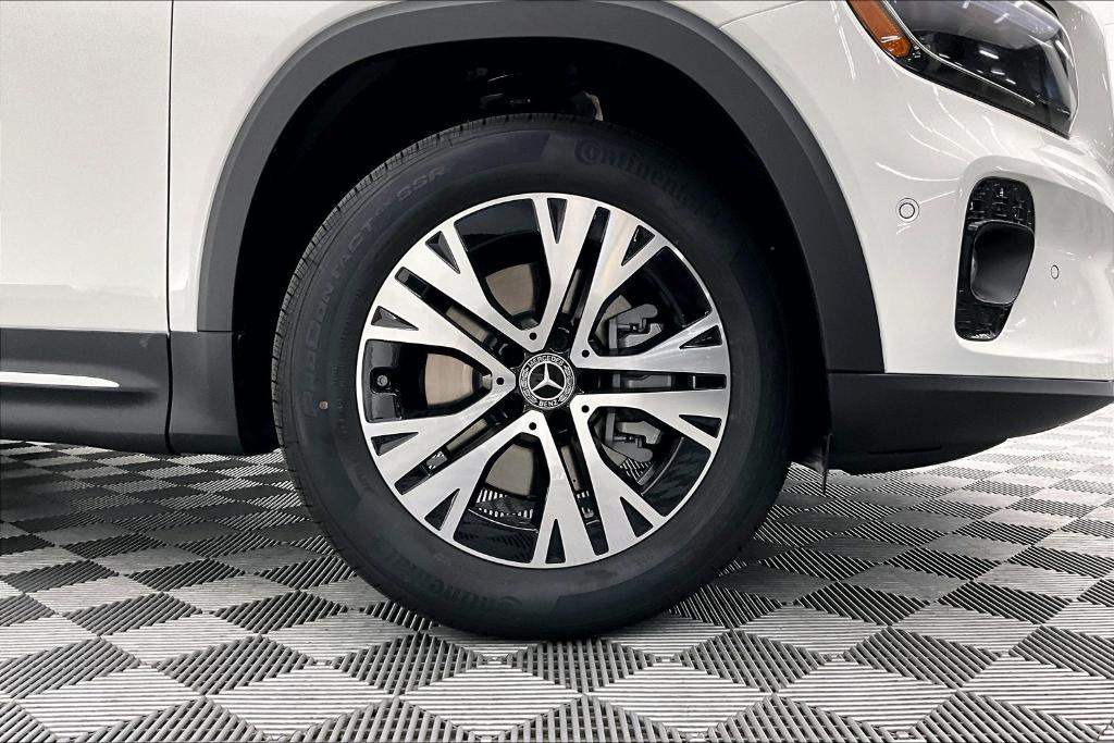 new 2025 Mercedes-Benz GLB 250 car, priced at $47,420
