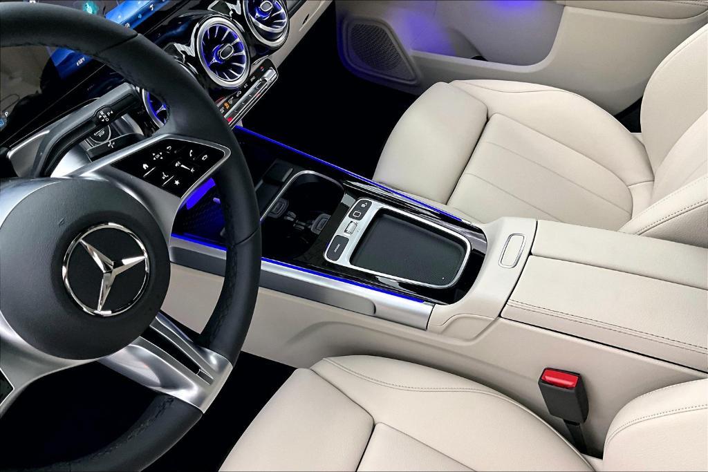 new 2025 Mercedes-Benz GLB 250 car, priced at $47,420