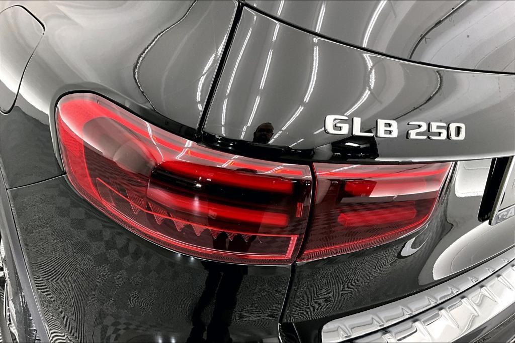 new 2025 Mercedes-Benz GLB 250 car, priced at $47,470