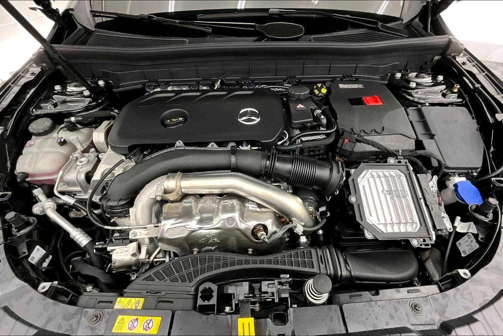 new 2025 Mercedes-Benz GLB 250 car, priced at $47,470