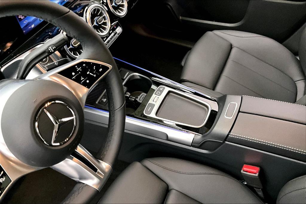 new 2025 Mercedes-Benz GLB 250 car, priced at $47,470