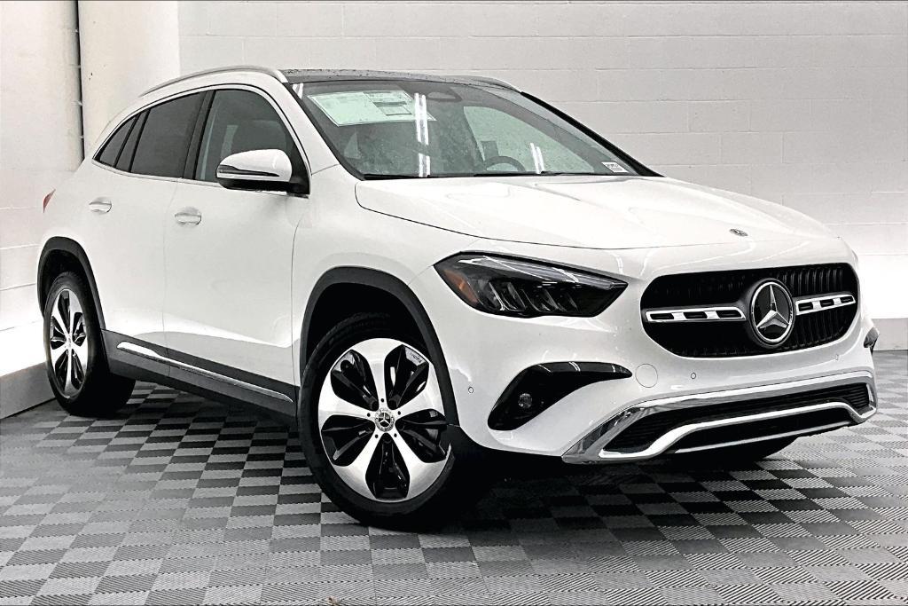 new 2025 Mercedes-Benz GLA 250 car, priced at $46,575