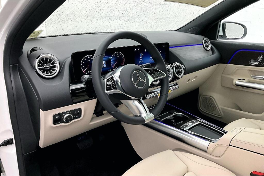 new 2025 Mercedes-Benz GLA 250 car, priced at $46,575