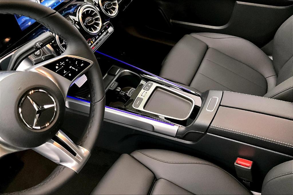 new 2025 Mercedes-Benz GLB 250 car, priced at $49,305