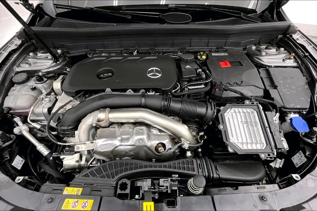 new 2025 Mercedes-Benz GLB 250 car, priced at $49,305