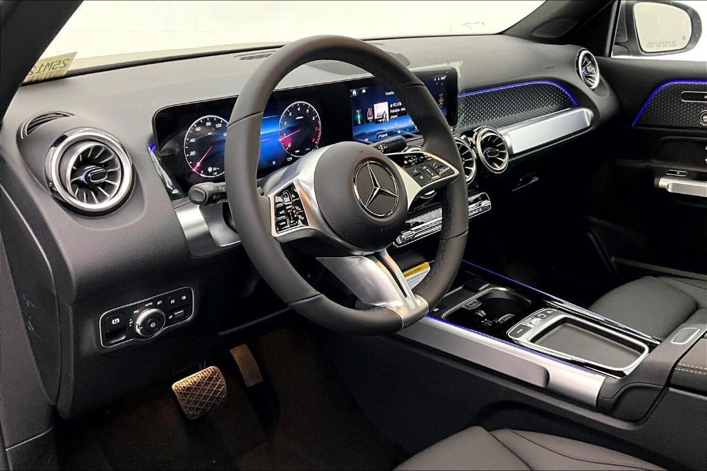 new 2025 Mercedes-Benz GLB 250 car, priced at $49,305