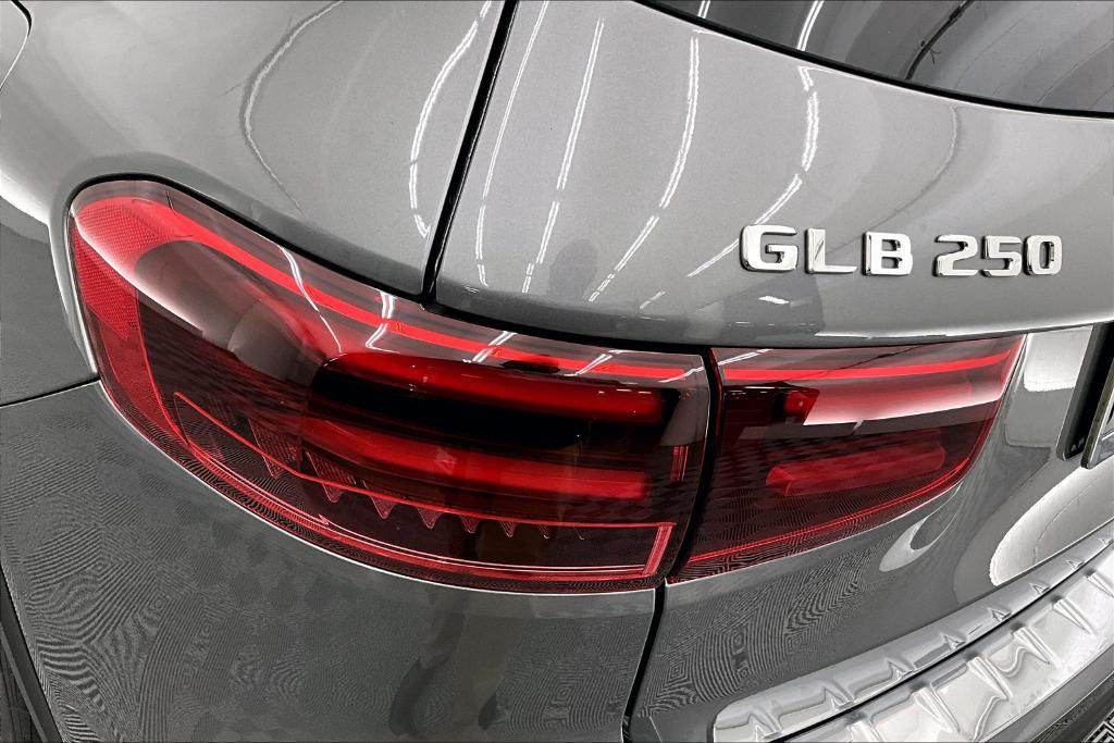 new 2025 Mercedes-Benz GLB 250 car, priced at $49,305