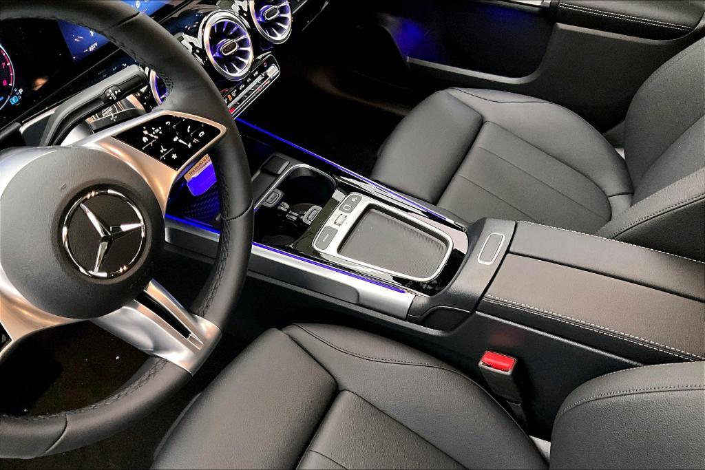 new 2025 Mercedes-Benz GLB 250 car, priced at $48,645