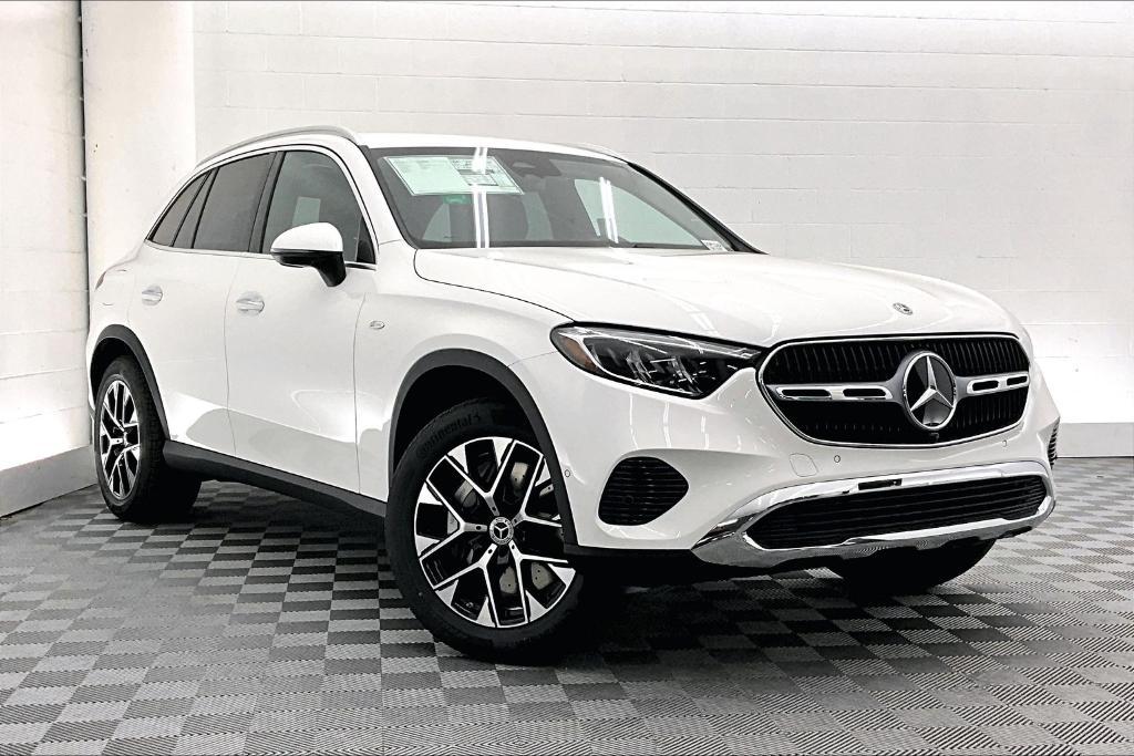 new 2025 Mercedes-Benz GLC 350e car, priced at $61,905