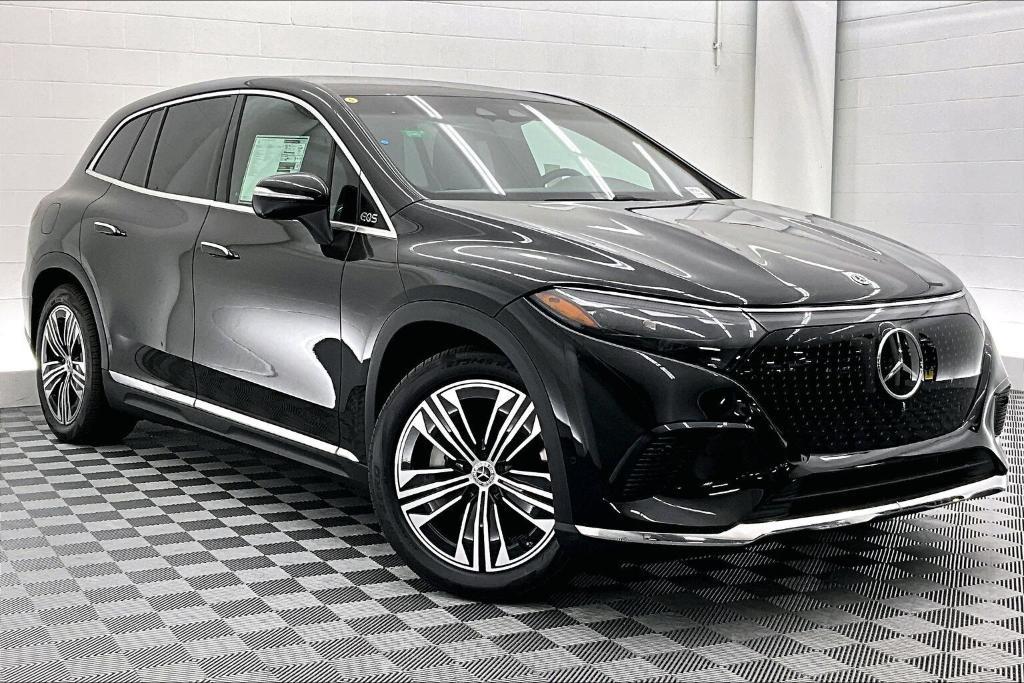 new 2026 Mercedes-Benz EQS 400 car, priced at $91,420
