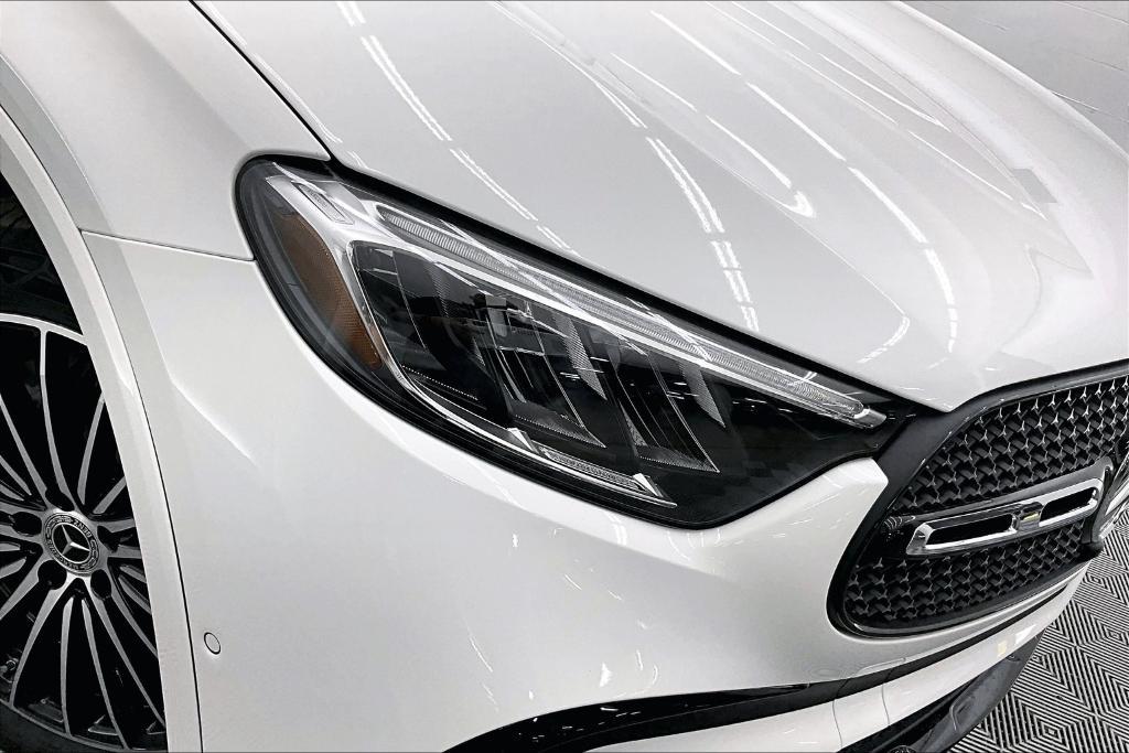 new 2026 Mercedes-Benz GLC 300 car, priced at $67,675