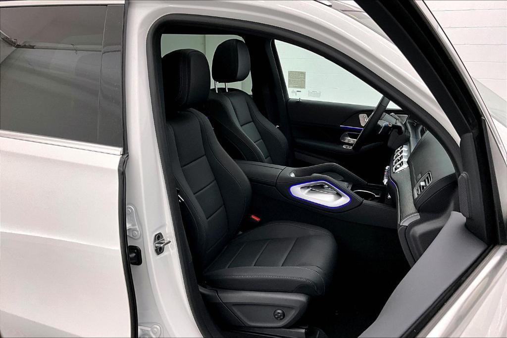 new 2026 Mercedes-Benz GLS 450 car, priced at $93,080