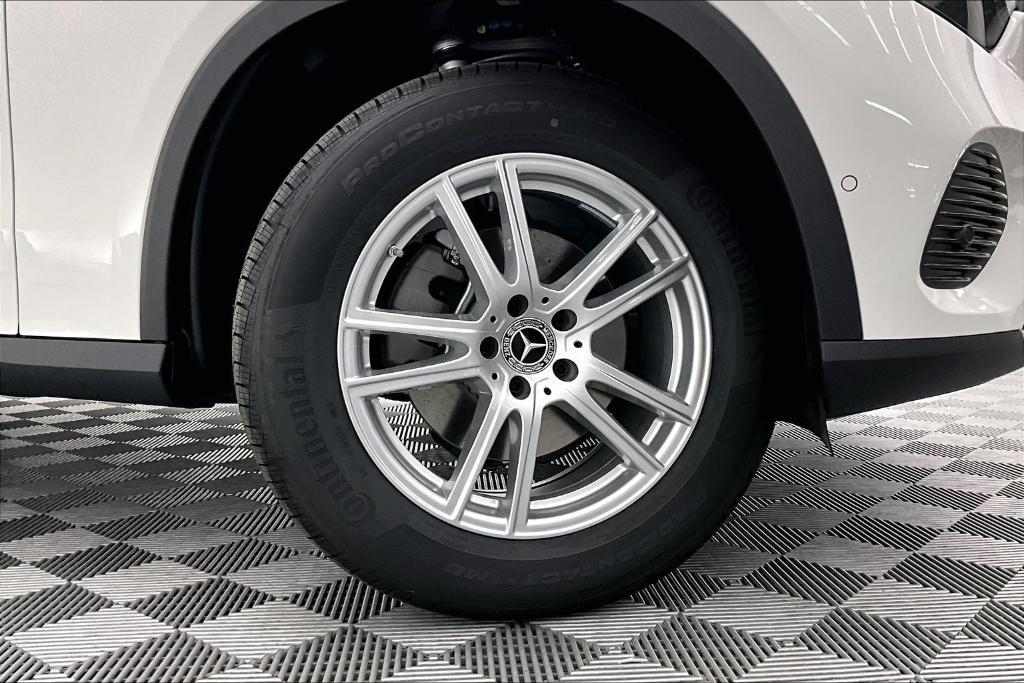 new 2025 Mercedes-Benz GLC 300 car, priced at $52,005