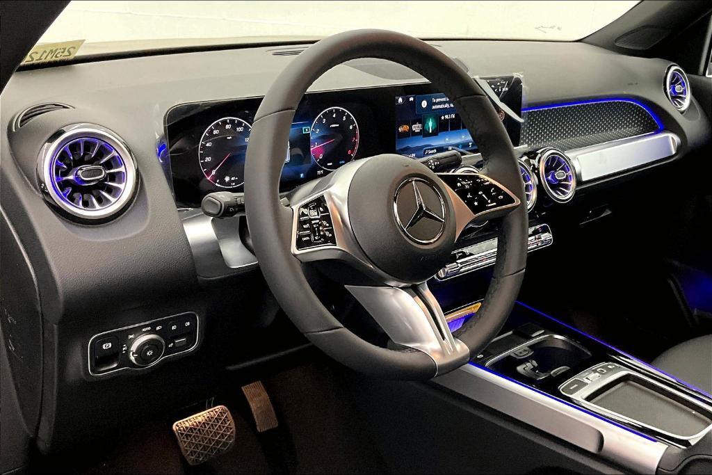 new 2025 Mercedes-Benz GLB 250 car, priced at $47,420