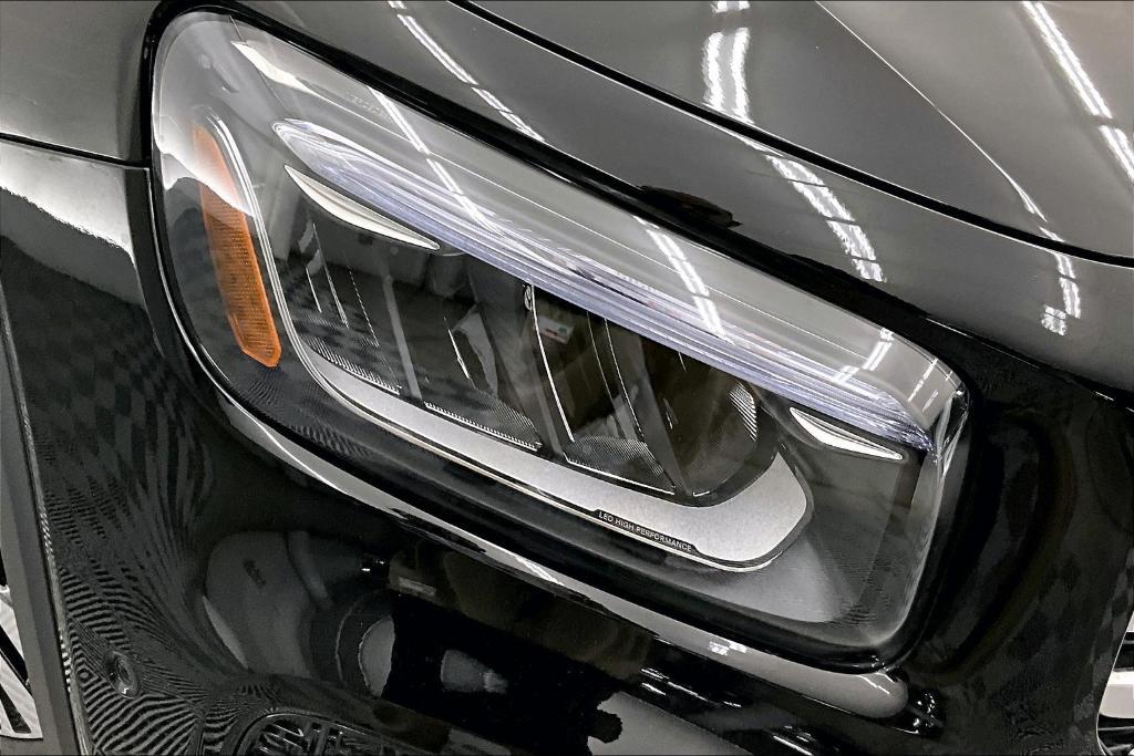 new 2025 Mercedes-Benz GLB 250 car, priced at $47,420