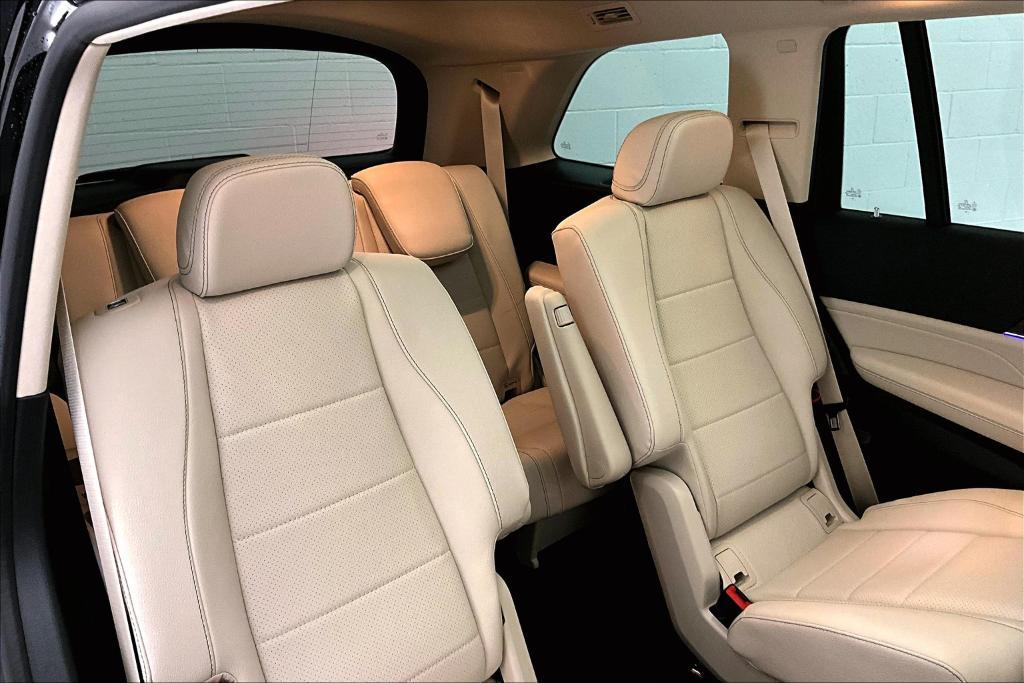 new 2025 Mercedes-Benz GLS 450 car, priced at $96,585