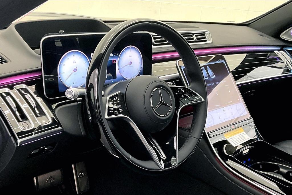 new 2025 Mercedes-Benz Maybach S 580 car, priced at $224,050