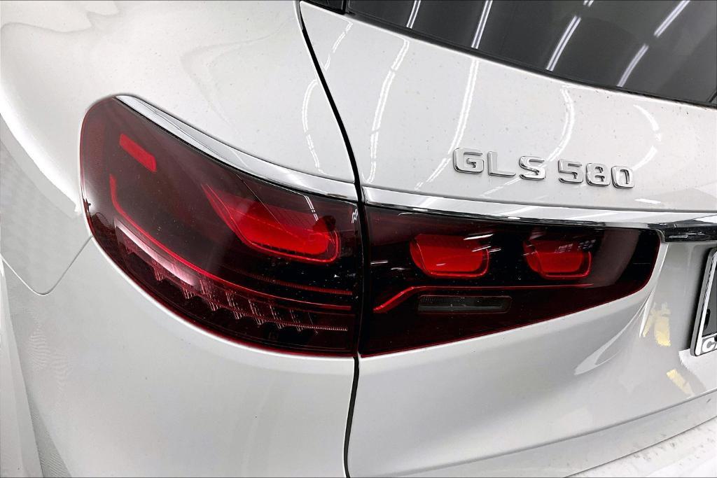 new 2026 Mercedes-Benz GLS 580 car, priced at $121,530