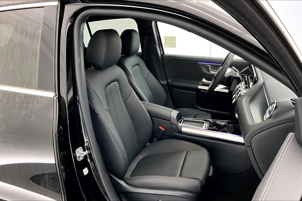new 2025 Mercedes-Benz GLA 250 car, priced at $44,345