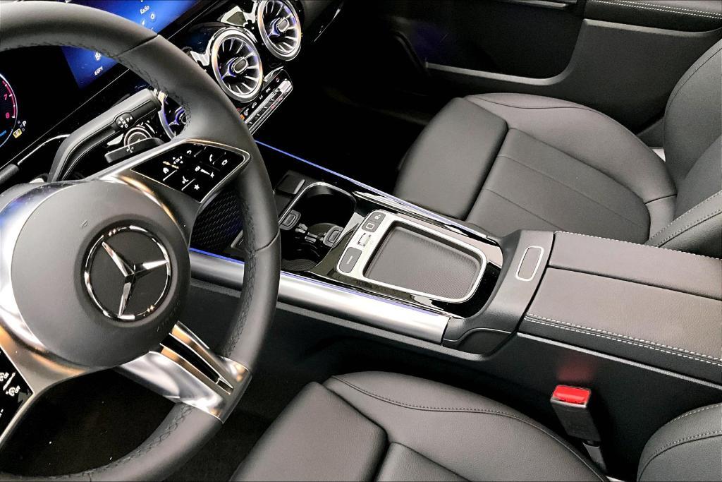 new 2025 Mercedes-Benz GLA 250 car, priced at $44,345