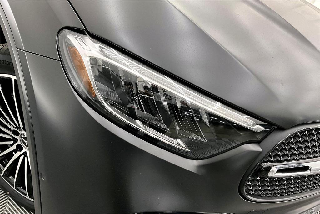 new 2025 Mercedes-Benz GLC 300 car, priced at $69,695