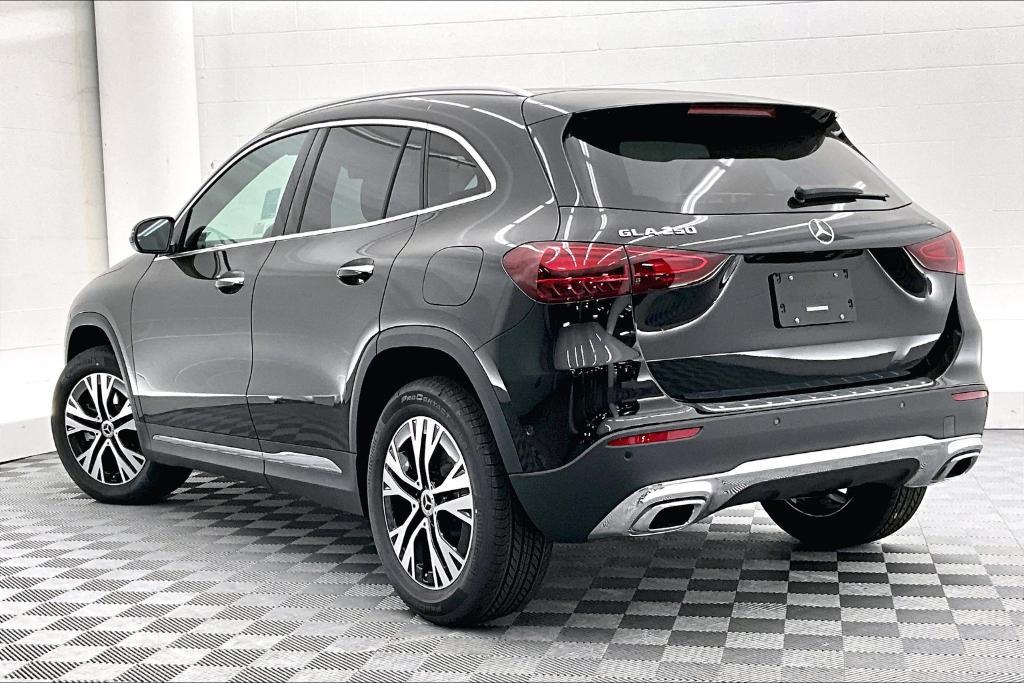 new 2025 Mercedes-Benz GLA 250 car, priced at $45,845