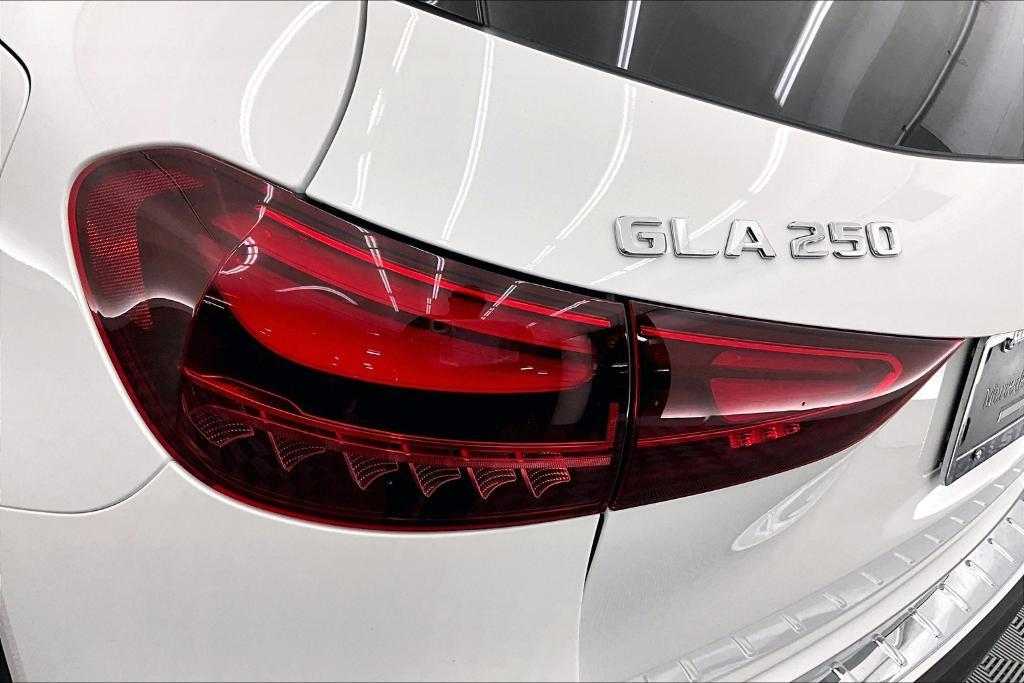 new 2026 Mercedes-Benz GLA 250 car, priced at $44,285