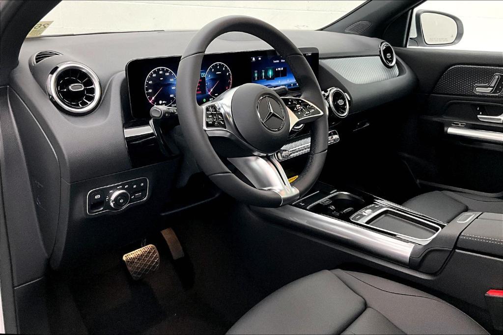new 2026 Mercedes-Benz GLA 250 car, priced at $44,285