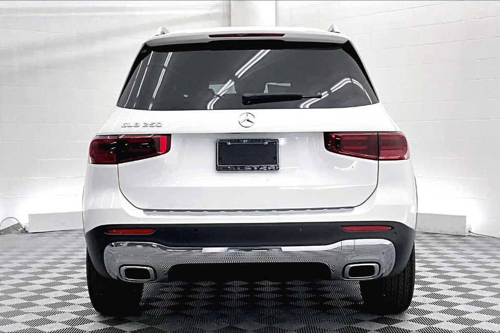 new 2025 Mercedes-Benz GLB 250 car, priced at $47,420