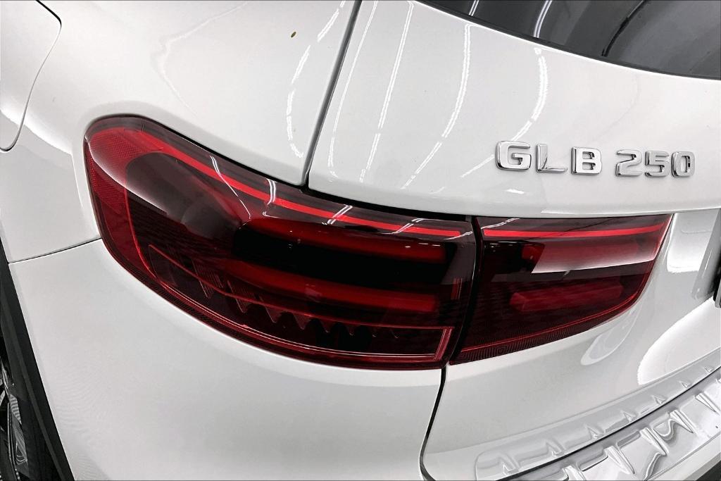 new 2025 Mercedes-Benz GLB 250 car, priced at $47,420