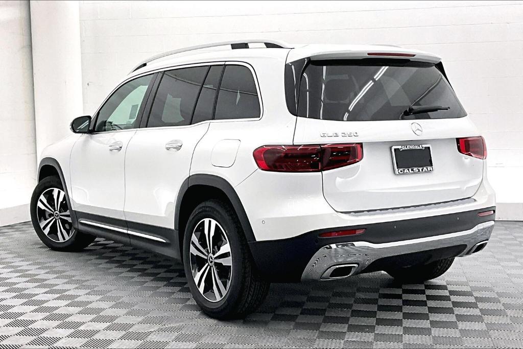 new 2025 Mercedes-Benz GLB 250 car, priced at $47,420