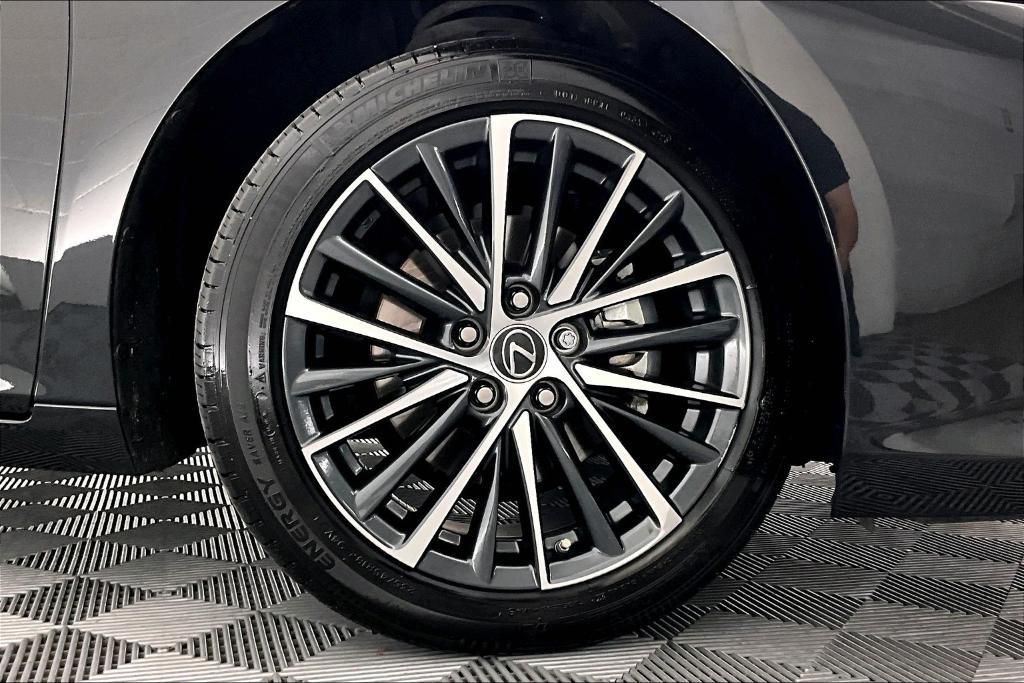 used 2024 Lexus ES 300h car, priced at $38,981