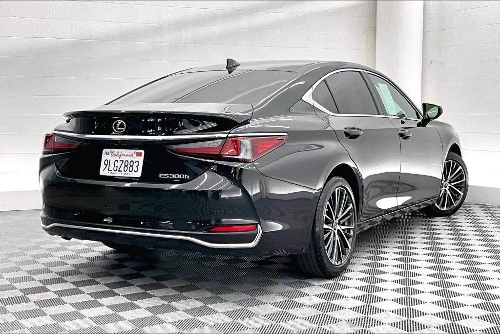 used 2024 Lexus ES 300h car, priced at $38,981