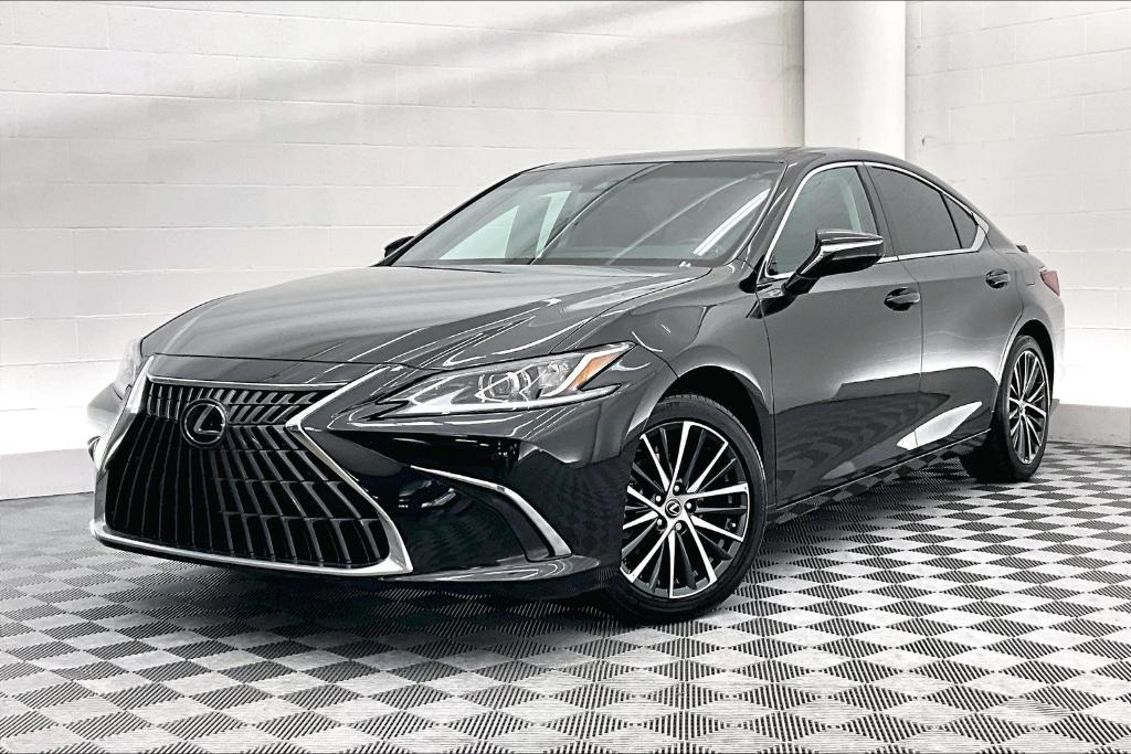 used 2024 Lexus ES 300h car, priced at $38,981