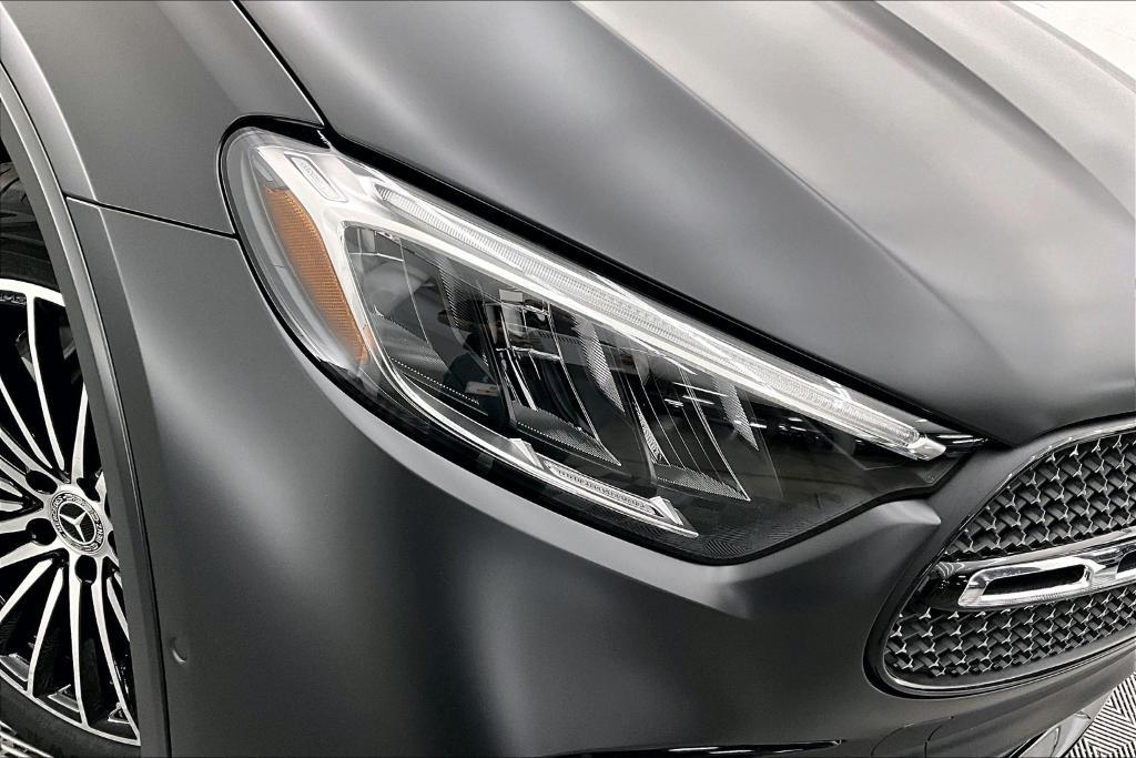 new 2026 Mercedes-Benz GLC 300 car, priced at $69,305