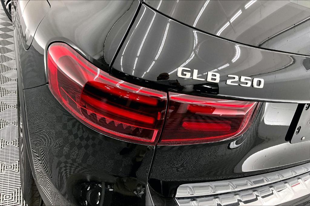 new 2025 Mercedes-Benz GLB 250 car, priced at $48,345