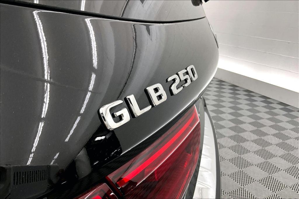 new 2025 Mercedes-Benz GLB 250 car, priced at $48,345