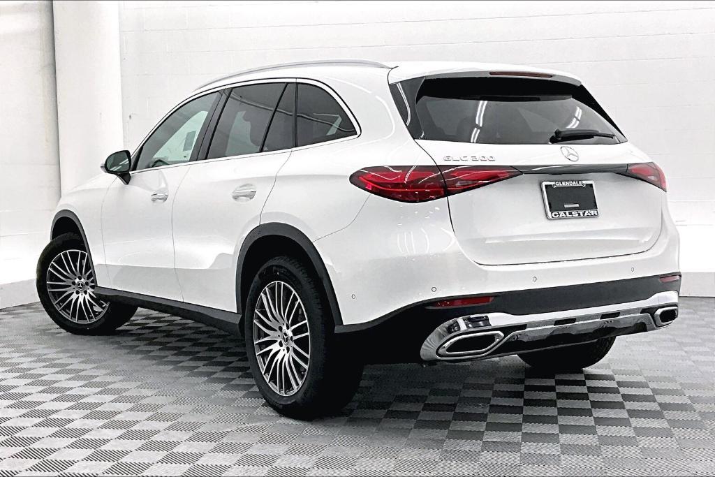 new 2025 Mercedes-Benz GLC 300 car, priced at $52,705