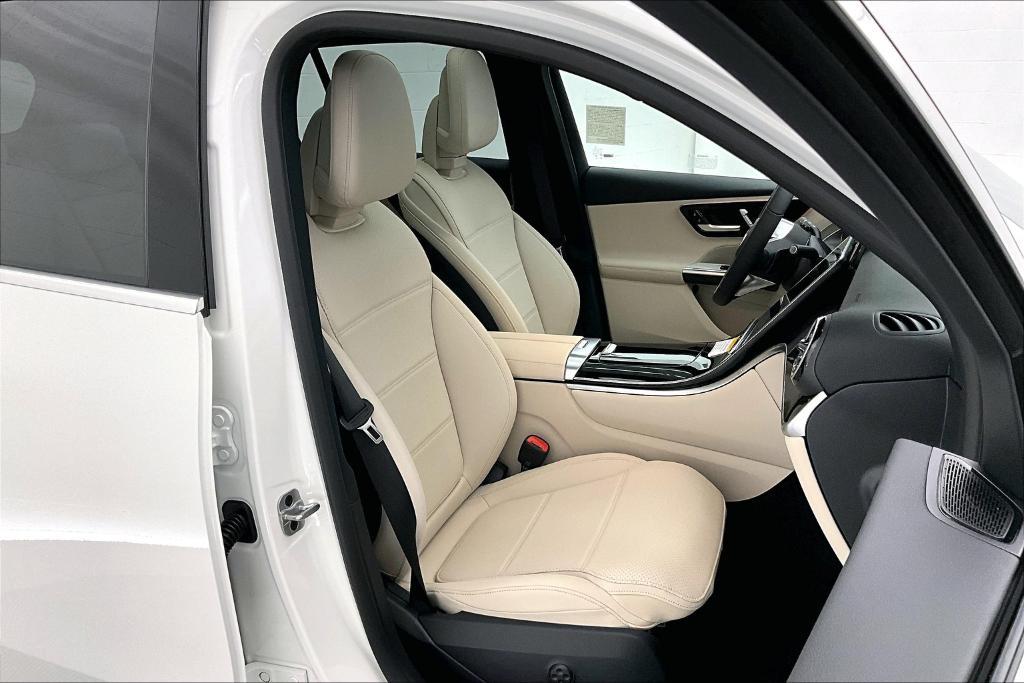 new 2025 Mercedes-Benz GLC 300 car, priced at $52,705