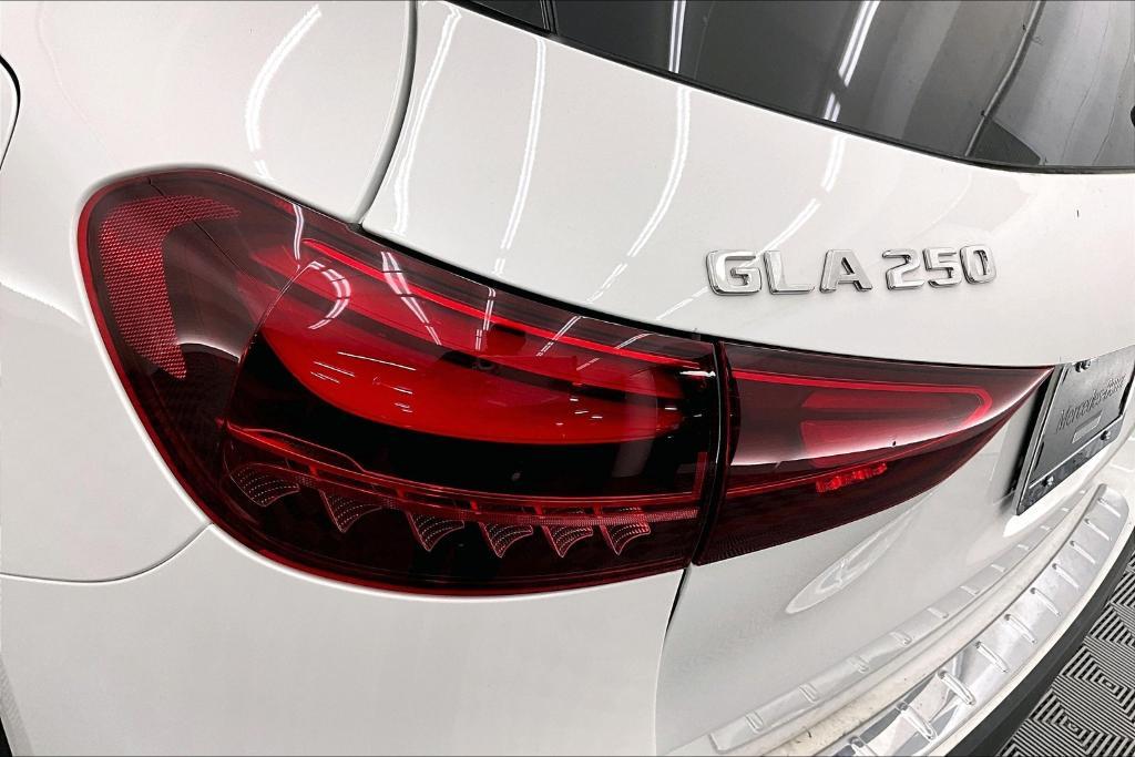 new 2026 Mercedes-Benz GLA 250 car, priced at $44,695