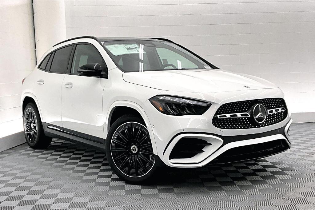 new 2025 Mercedes-Benz GLA 250 car, priced at $51,960