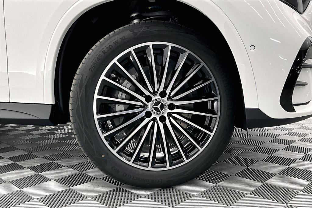 new 2025 Mercedes-Benz GLC 300 car, priced at $64,885