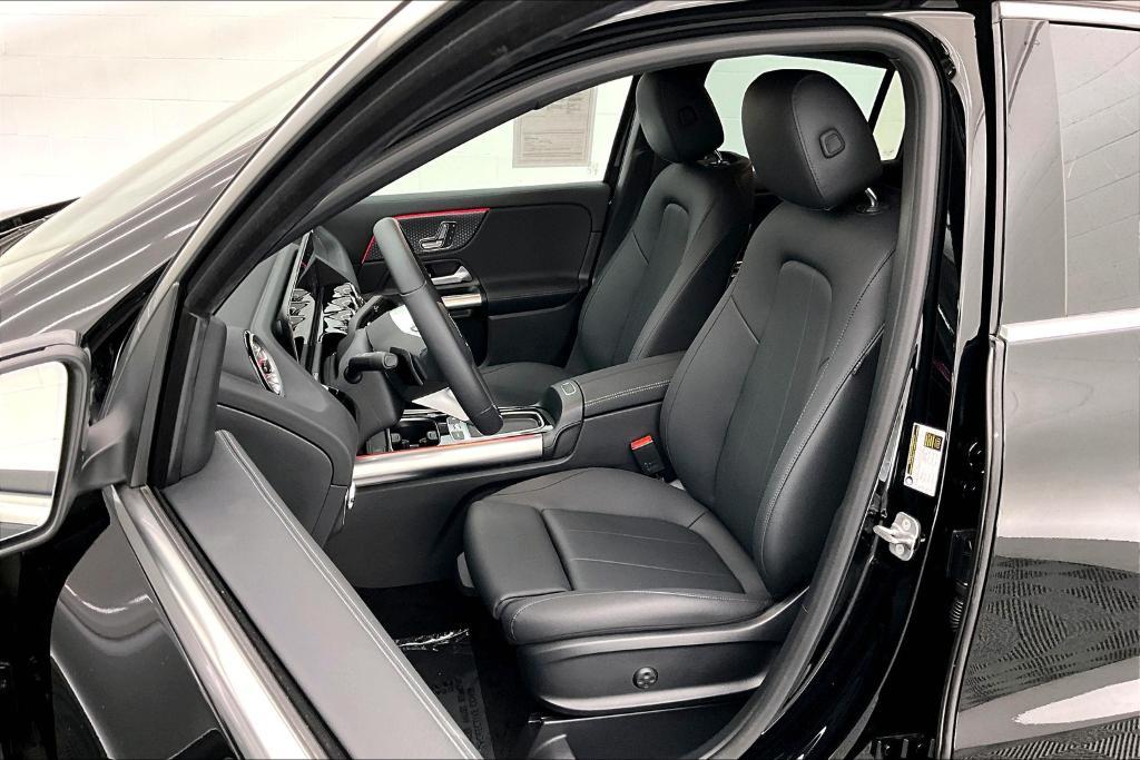 used 2025 Mercedes-Benz GLA 250 car, priced at $37,998